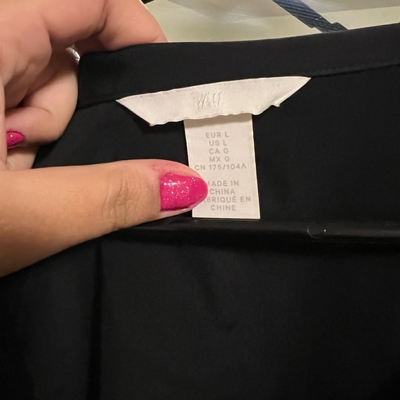 H & M Ruffle Blouse - Picture 3 of 3